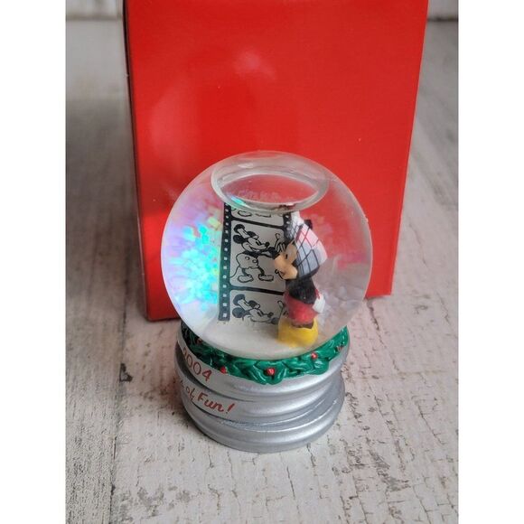 Mickey Mouse 75 years of fun mini snow globe xmas figure - Picture 1 of 7